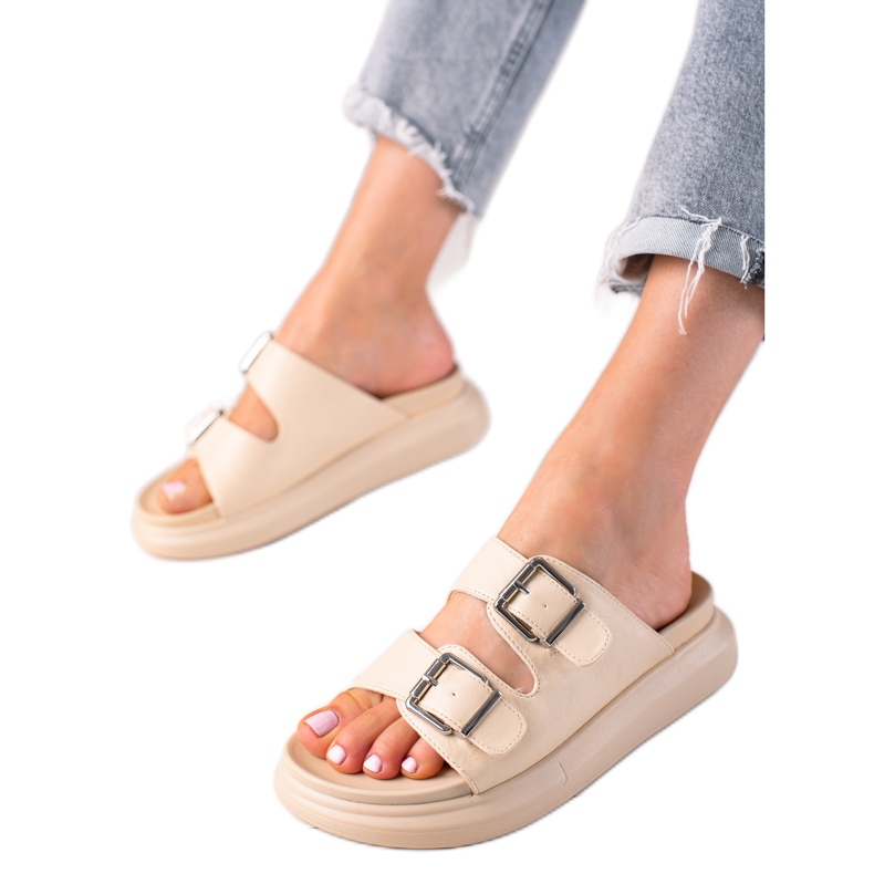 LA.FI tofflor med spännen beige