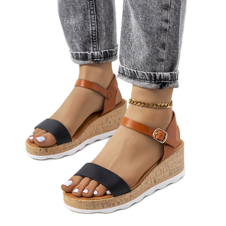 Svarta kilasandaler från Taylah brun