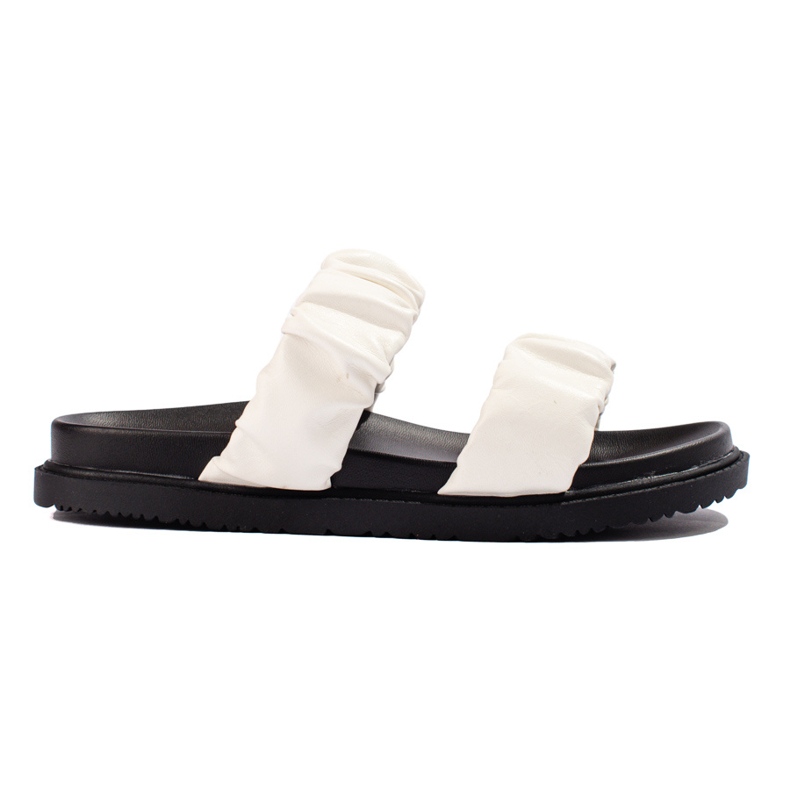 J. Star Vita tofflor med ränder