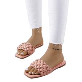 Rosa plattklackade sandaler från D'Adda