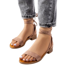 Beiga sandaler med snörning från Moody beige