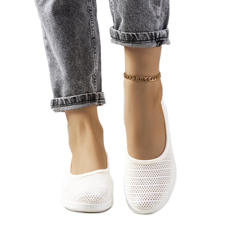 Ilse beige genombrutna sneakers ecru