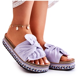 FJ1 Damtofflor På En Massiv Plattform Violett Terisa