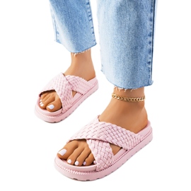 Rosa tofflor på Bieringsplattformen