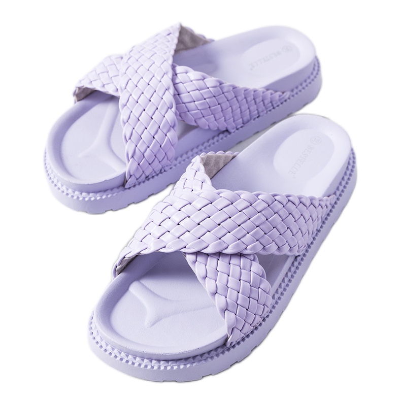 Lila tofflor på Bierings plattform violett