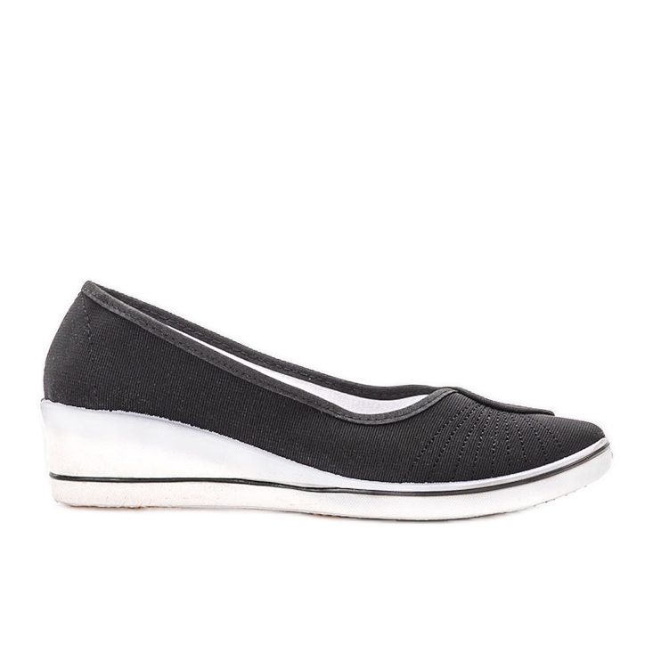 Svarta sneakers från Denison kilklack