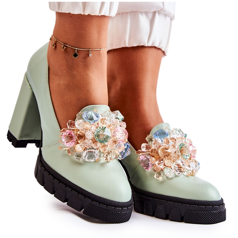 PA2 Eleganta pumpar med slät grön caterine-prydnad