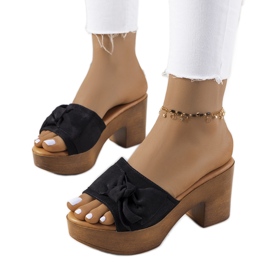 Svarta högklackade Sarthe tofflor