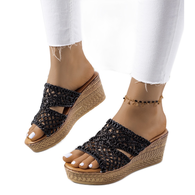 Svarta Clara kilklackar