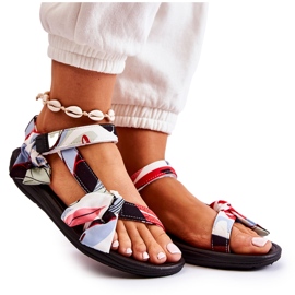 PM1 Röda Caprisa kardborresandaler för kvinnor vit