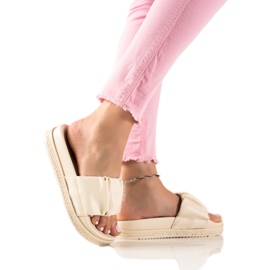 SHELOVET Beige tofflor på plattformen
