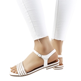 Vita sandaler med Sudbury cubic zirconia