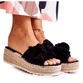 PG2 Kvinnors Tofflor På Kil Med En Rosett Svart Tayla