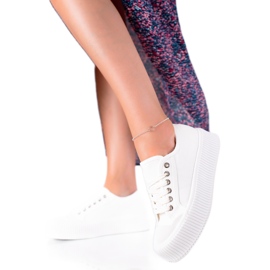 SHELOVET Sneakers På En Bred Plattform vit