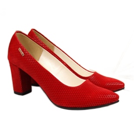 Pumpar på stolpen röd Monique