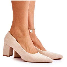 PS1 Klassiska Mocka Pumps På En Bar Beige Lency