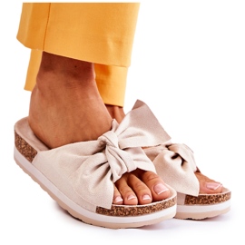 PG1 Tofflor på den beige så bekväma plattformen