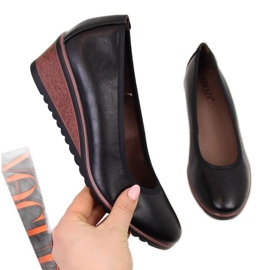 Svarta wedge pumps W Vinceza