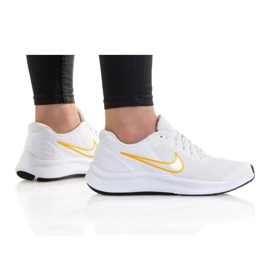 Nike Star Runner 3 (GS) Jr DA2776-010 skor vit
