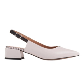 Marco Shoes Låga pumpar med en öppen klack i känsligt naturläder vit svart