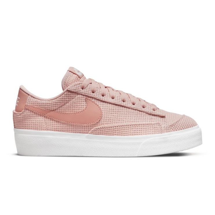 Nike Blazer Low Platform DN0744-600 skor rosa