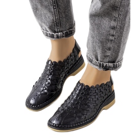 Svarta genombrutna sandaler från Carvalho