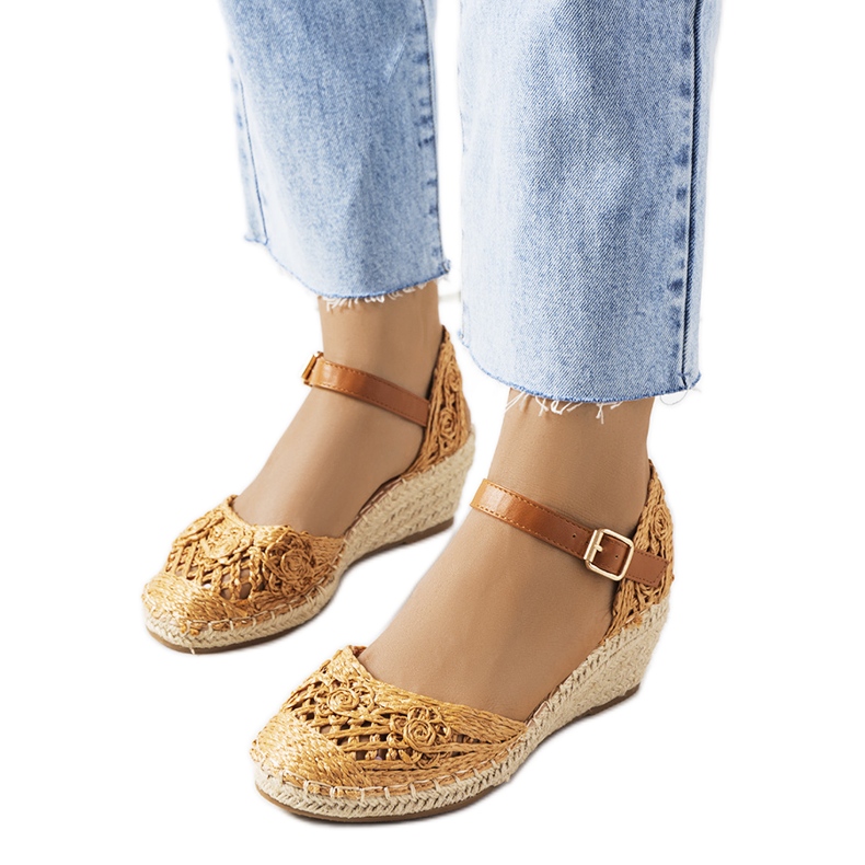 Bruna espadrillor på Dafin-kilar