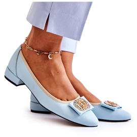 Läderballerinor Med En Blå Joliet-prydnad