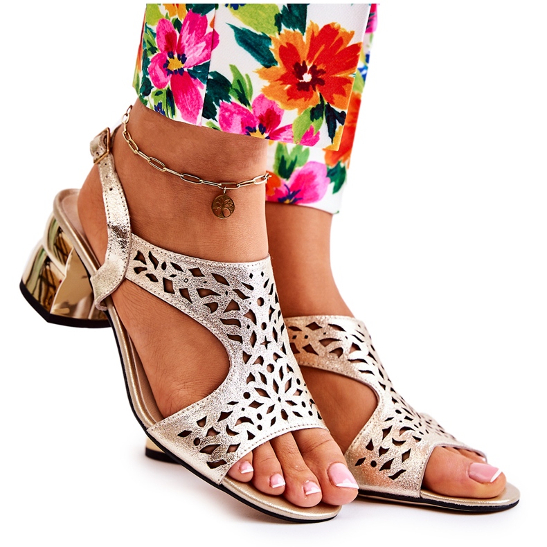 PA2 Genombrutna läder sandaler på höga klackar Golden Salvio gyllene