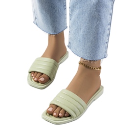 Keulen gröna tofflor