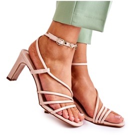 WS1 Klassiska lackade sandaler på höga klackar Beige Milani