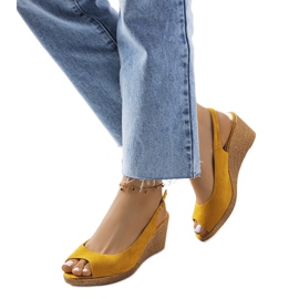 Gula espadrillor på Alpat-kilarna