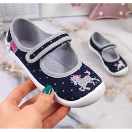 Svarta Befado flickor med kardborreband med en enhörning