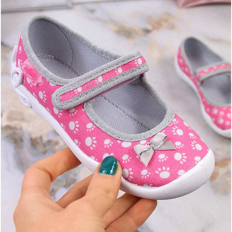 Flicktofflor med kardborreband med rosa Befado rosett