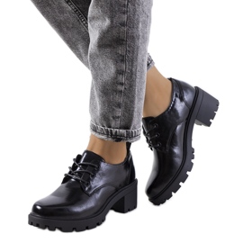 Svarta högklackade skor från Vance