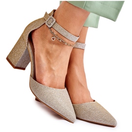 WS1 Glänsande pumpar på den gyllene Amira-stången