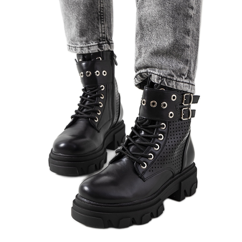 Svarta ankelboots med trappersula från Rubeo