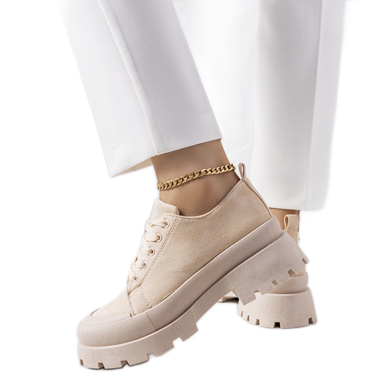 BM Beige sneakers på Dearth-plattformen