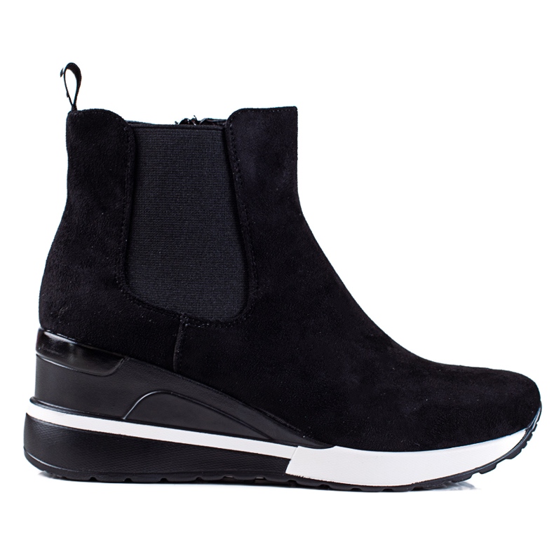 Vinceza damsportstövlar på en svart kil