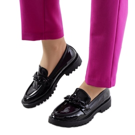 Svartlackade skor från Zezag