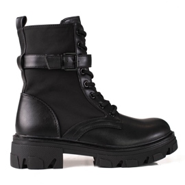 Svarta Shelovet damväskor på en tjock plattform