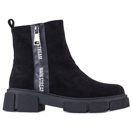 Shelovet kvinnors svarta stövlar gjorda av ekologisk mocka