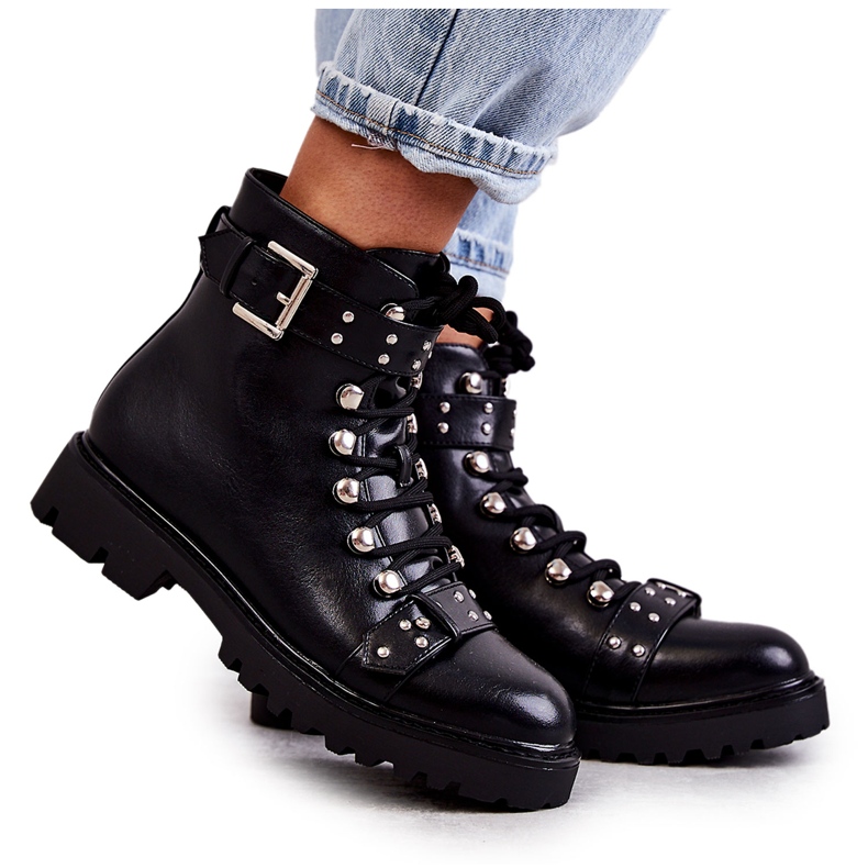 PG1 Svarta Sabine stövlar i ekoläder med dekorativt skärp