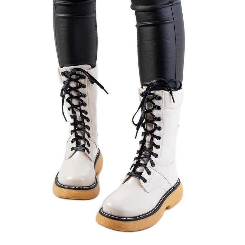 Beiga stövlar från Redel beige