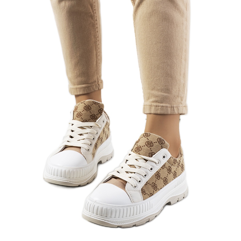 Beige sneakers på Meliko-plattformen