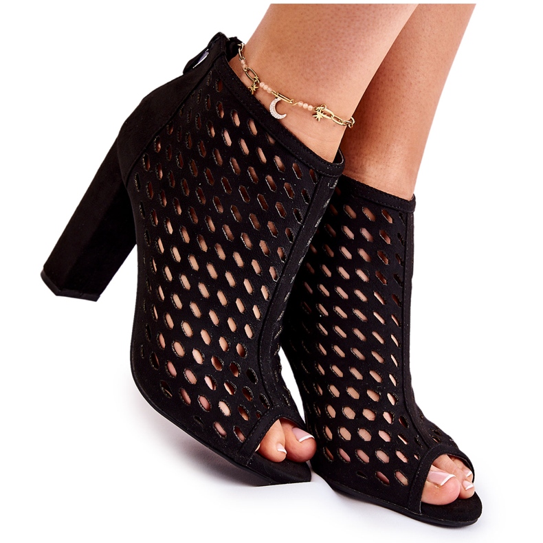 WT1 Genombrutna stövlar i svart mocka från Jenissa