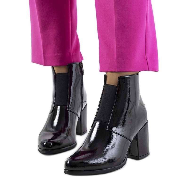 Svart lack från Norwich