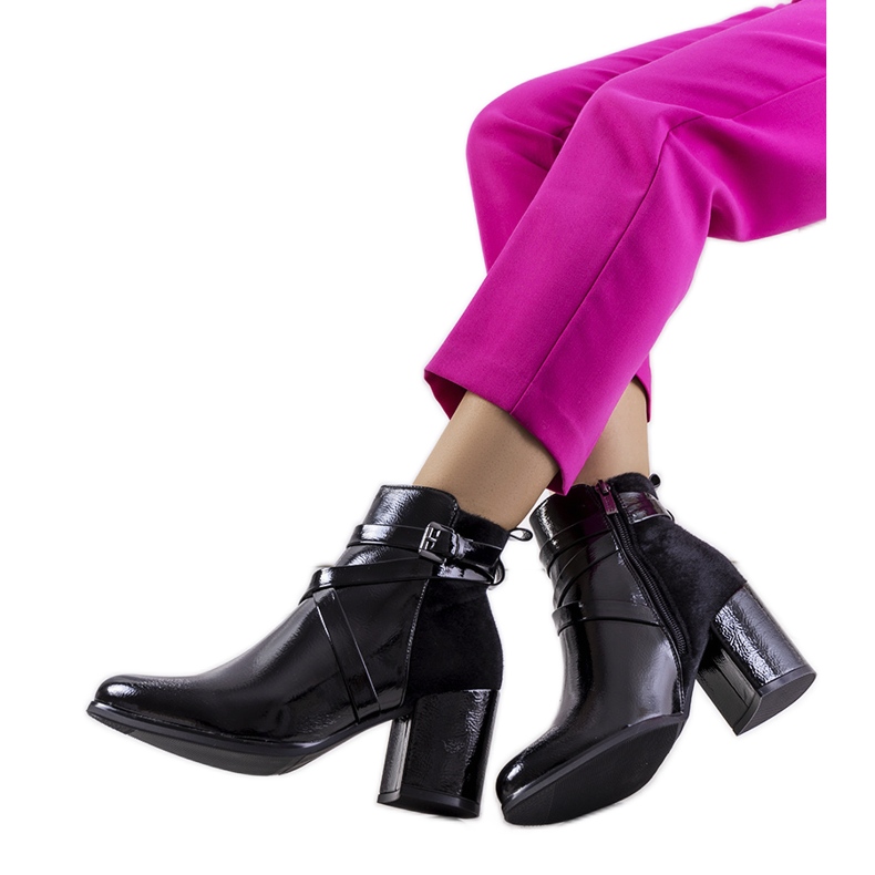 Svarta patenterade Mossley-stövlar