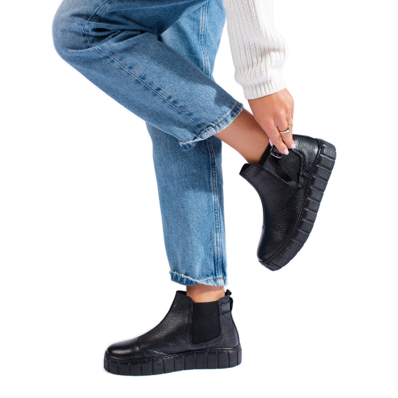 T.Sokolski Svarta Chelsea-stövlar för damer på Sokolski-plattformen, gjorda av naturligt läder