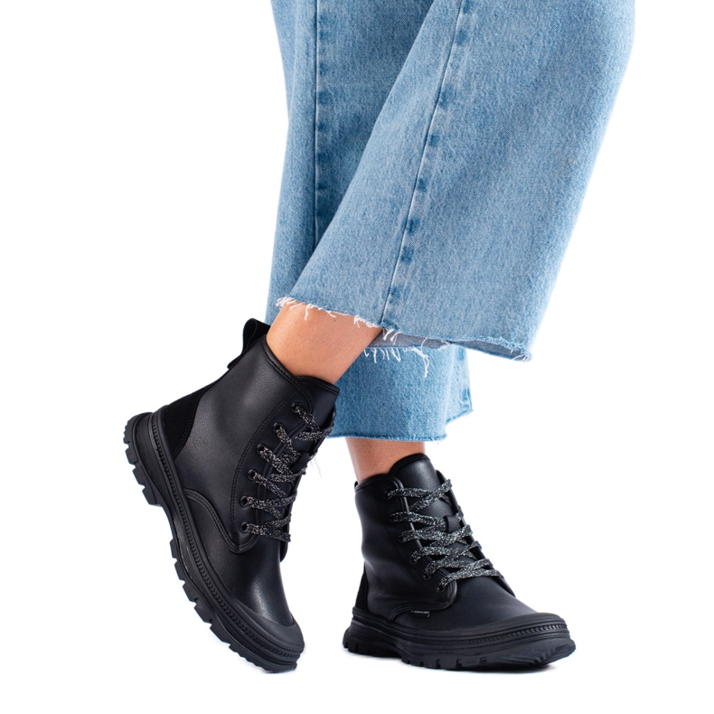 T.Sokolski Sokolski damstövlar med snörning av ekologiskt läder svart